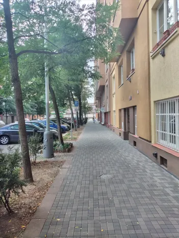 Pronájem obchodního prostoru, Praha - Holešovice, Osadní, 82 m2