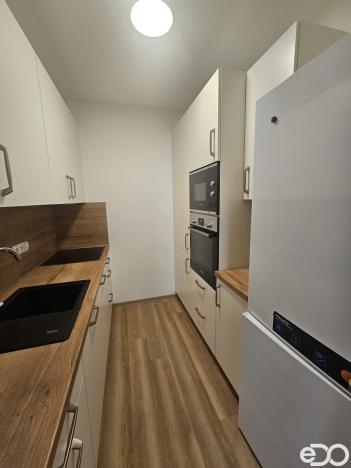 Pronájem bytu 2+kk, Praha, Ciolkovského, 43 m2