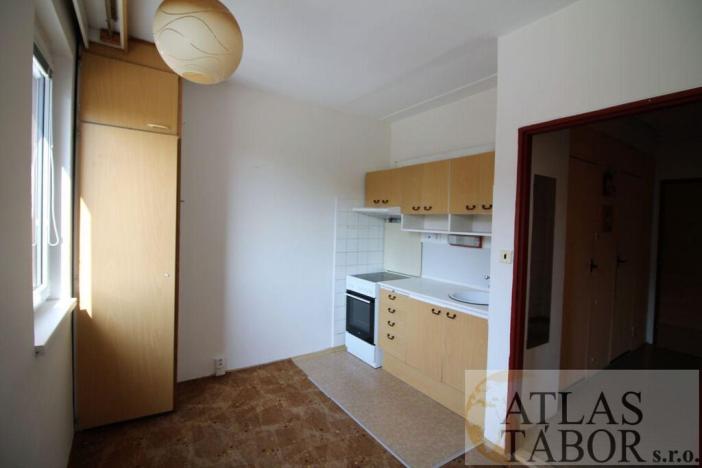 Pronájem bytu 1+1, Tábor, nám. F. Křižíka, 43 m2