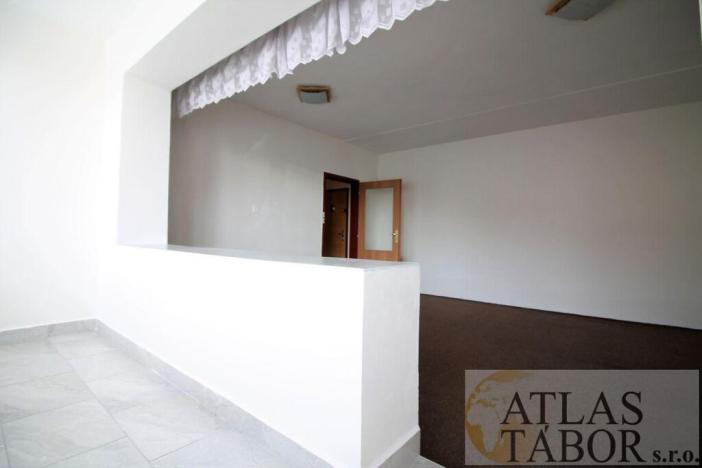 Pronájem bytu 1+1, Tábor, nám. F. Křižíka, 43 m2