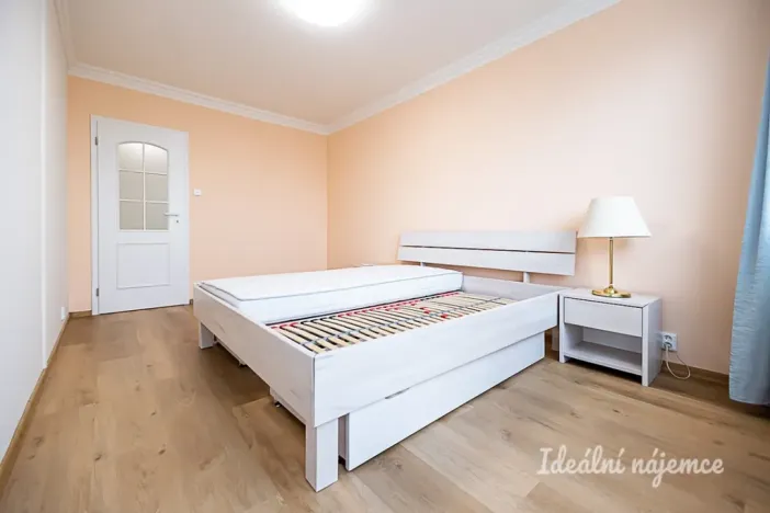 Pronájem bytu 3+1, Praha - Kobylisy, Kurkova, 92 m2