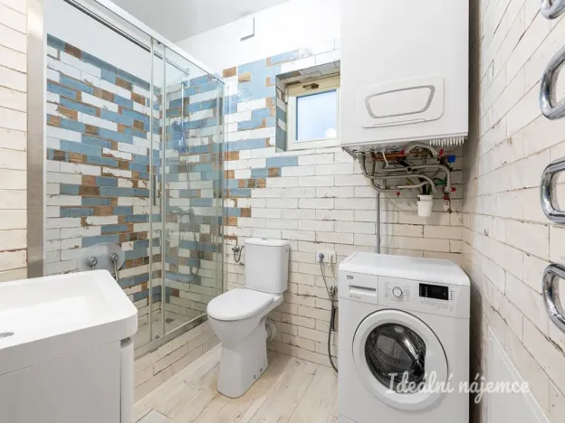Pronájem bytu 1+kk, Praha - Nové Město, Na Moráni, 47 m2