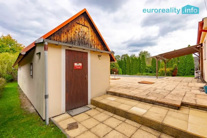 Prodej rodinného domu, Zahrádky, 196 m2