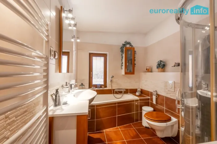 Prodej rodinného domu, Zahrádky, 196 m2