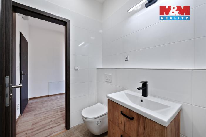 Pronájem bytu 1+kk, Děčín - Děčín I-Děčín, Masarykovo nám., 35 m2