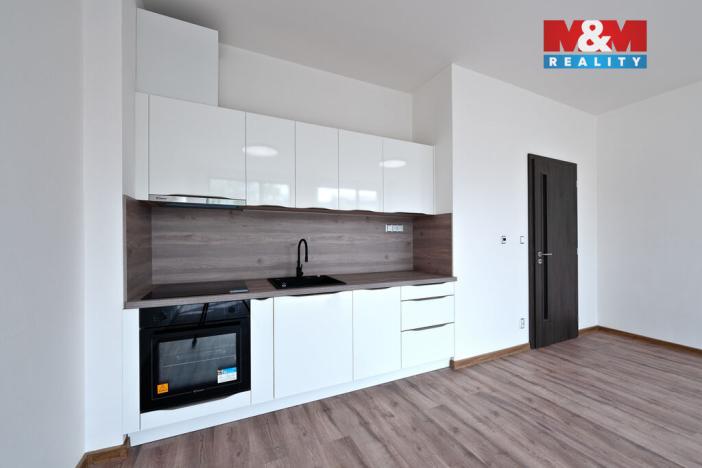 Pronájem bytu 1+kk, Děčín - Děčín I-Děčín, Masarykovo nám., 35 m2