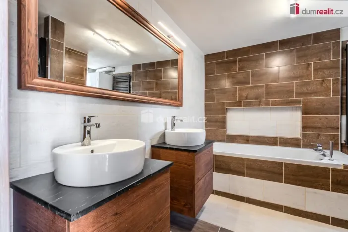 Prodej rodinného domu, Vědomice, Vetelská, 460 m2