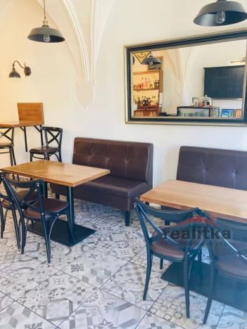 Pronájem restaurace, Opava - Město, Dolní náměstí, 150 m2