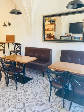 Pronájem restaurace, Opava - Město, Dolní náměstí, 150 m2