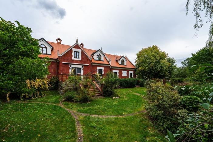 Prodej historického objektu, Domanín, 717 m2