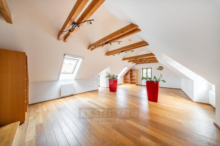 Prodej historického objektu, Domanín, 717 m2