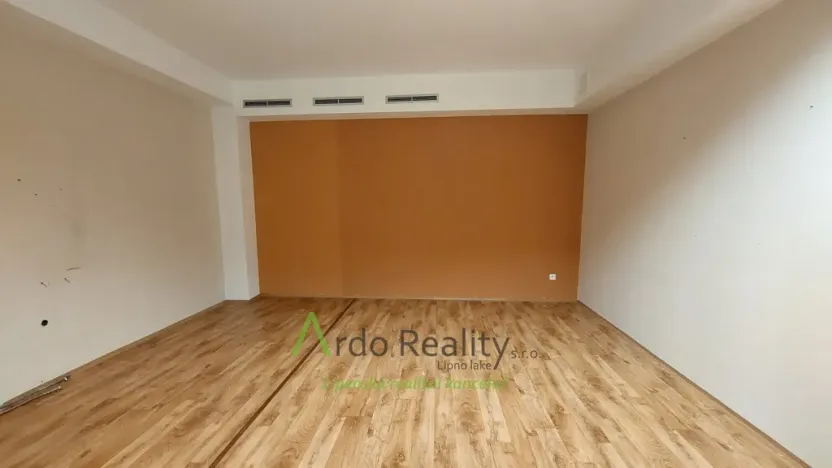 Pronájem komerční nemovitosti, Lipno nad Vltavou, 62 m2