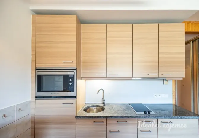 Pronájem bytu 1+kk, Praha - Vysočany, Podnádražní, 22 m2