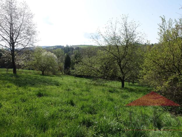 Pronájem zahrady, Hrádek, 2267 m2