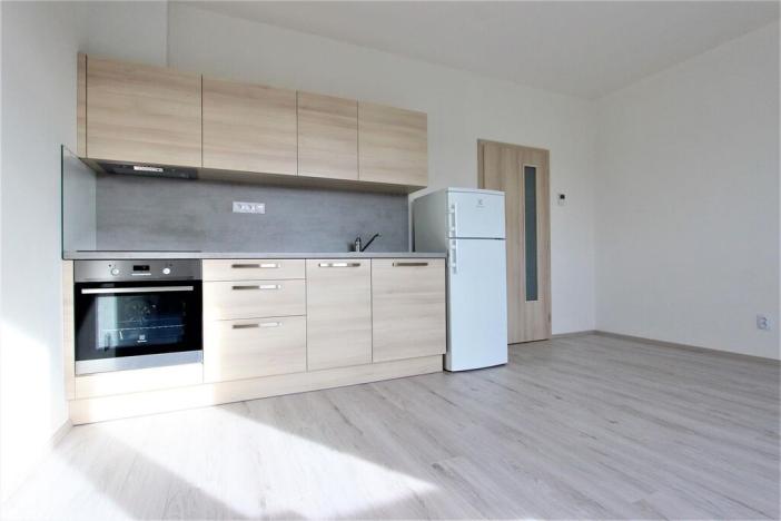 Pronájem bytu 1+kk, Brno - Žebětín, Lišejníková, 34 m2