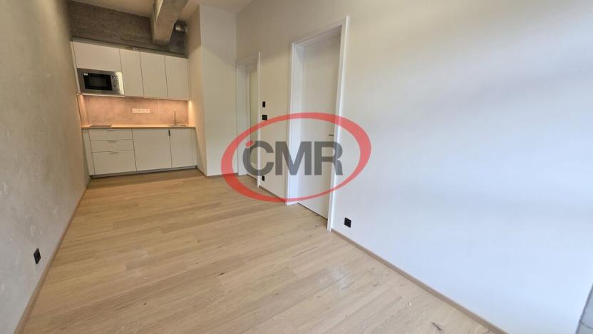 Pronájem bytu 2+kk, Praha, Kolbenova, 32 m2