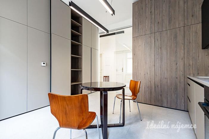 Pronájem bytu 2+1, Praha - Nové Město, Pštrossova, 70 m2