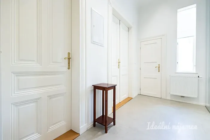 Pronájem bytu 2+1, Praha - Nové Město, Pštrossova, 70 m2