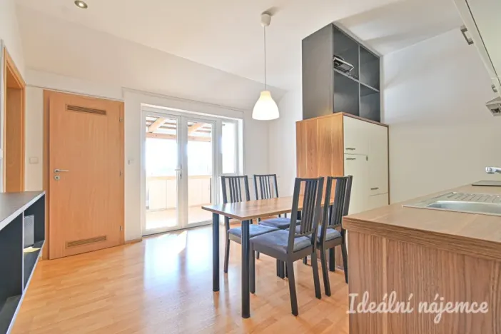 Pronájem bytu 2+1, Brno, Zahradnická, 79 m2