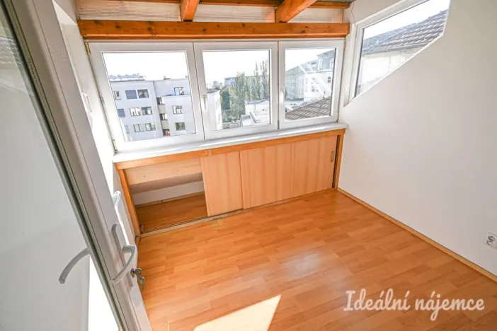 Pronájem bytu 2+1, Brno, Zahradnická, 79 m2