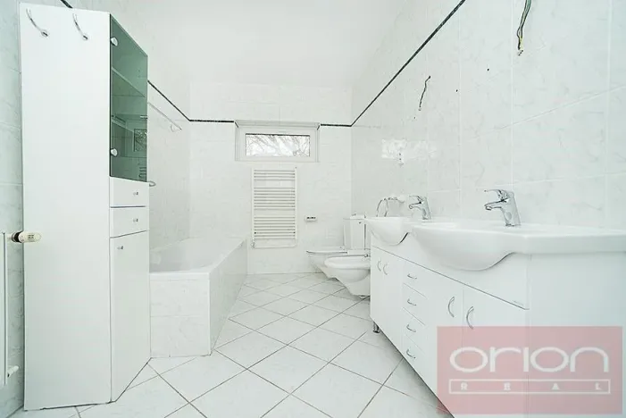 Pronájem rodinného domu, Praha - Břevnov, Slezanů, 350 m2