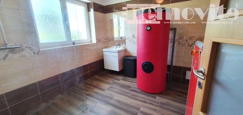 Pronájem rodinného domu, Svinaře, 154 m2