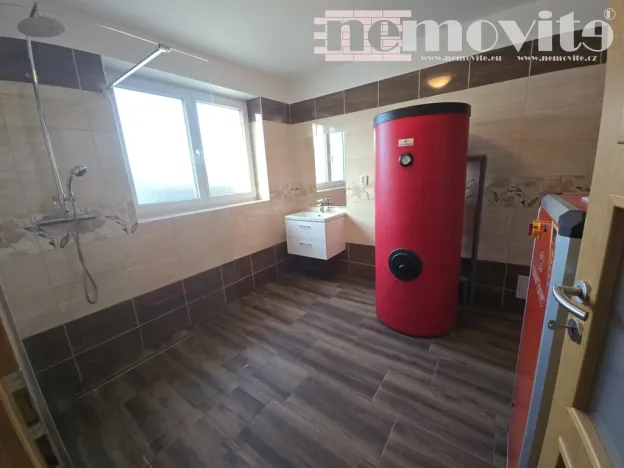 Pronájem rodinného domu, Svinaře, 154 m2