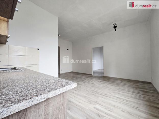 Pronájem bytu 2+kk, Lužná, 9. května, 39 m2