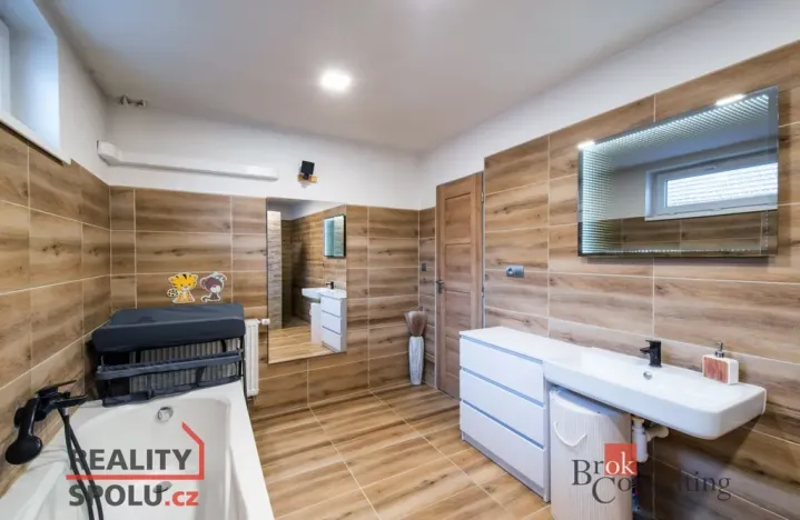 Prodej rodinného domu, Odrovice, 386 m2