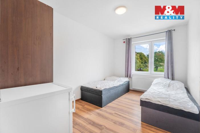 Prodej činžovního domu, Milovice, Topolová, 4261 m2