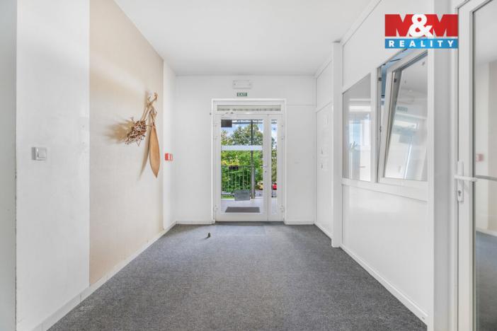 Prodej činžovního domu, Milovice, Topolová, 4261 m2