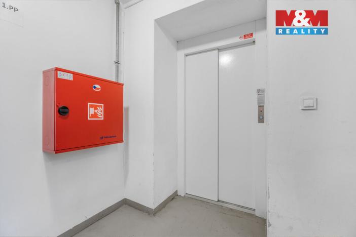 Prodej činžovního domu, Milovice, Topolová, 4261 m2