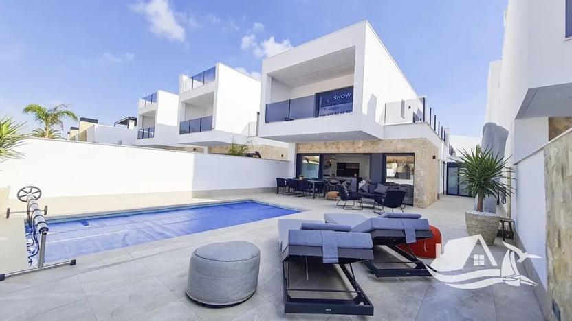 Prodej vily, San Pedro del Pinatar, Španělsko, 95 m2
