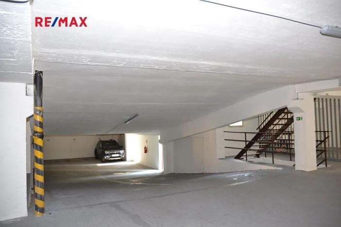 Pronájem garážového stání, Praha - Podolí, Pod Klaudiánkou, 11 m2