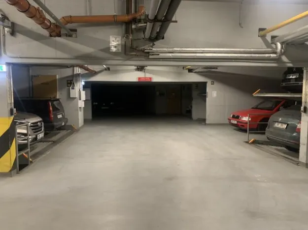 Pronájem garáže, Praha - Vršovice, Rostovská, 15 m2