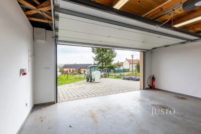 Prodej garáže, Těmice, 38 m2