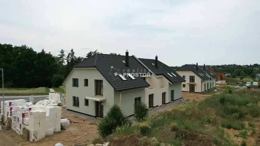 Prodej bytu 3+kk, Nučice, U zastávky, 99 m2