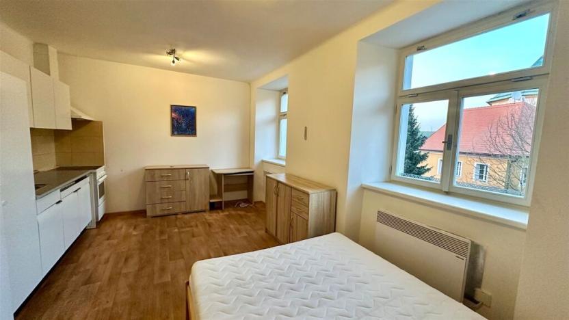 Pronájem bytu 1+kk, Cheb, Jakubská, 25 m2