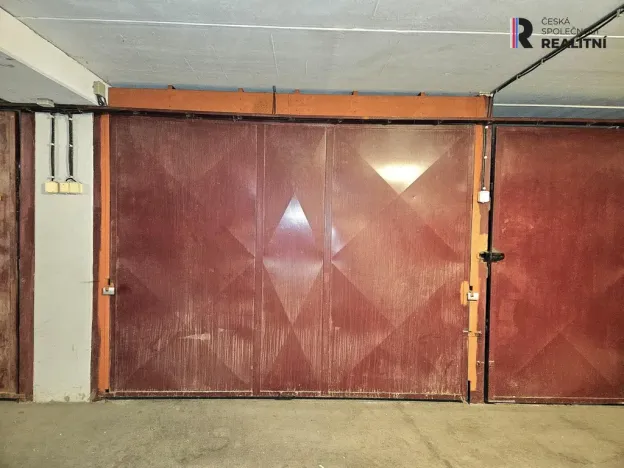 Pronájem garáže, Praha - Stodůlky, Běhounkova, 20 m2