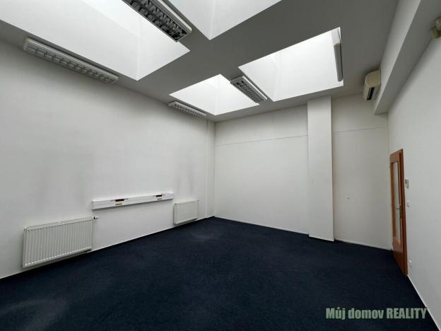 Pronájem kanceláře, Praha - Vysočany, Lisabonská, 30 m2