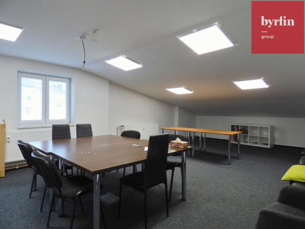 Pronájem kanceláře, Opava, Zámecký okruh, 225 m2