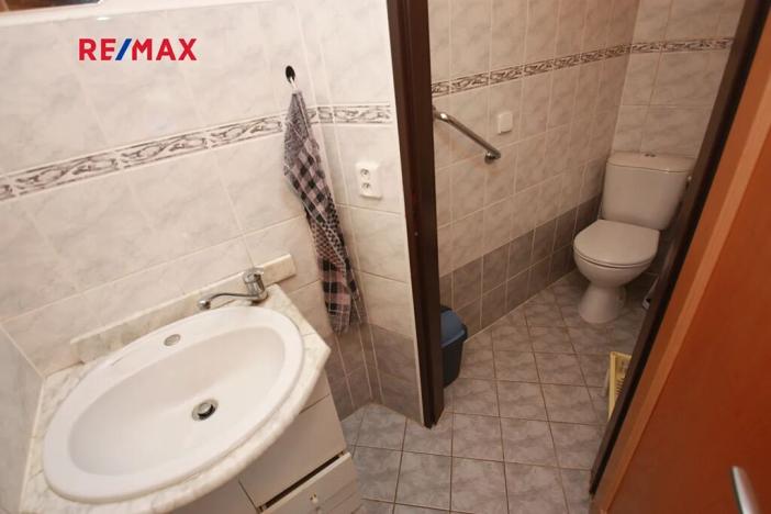 Prodej obchodního prostoru, Praha - Hlubočepy, Voskovcova, 141 m2