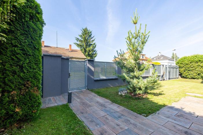 Prodej rodinného domu, Praha - Lahovice, K novým domkům, 300 m2