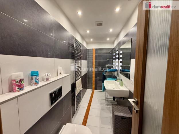 Prodej bytu 2+1, Mariánské Lázně, Hlavní třída, 73 m2