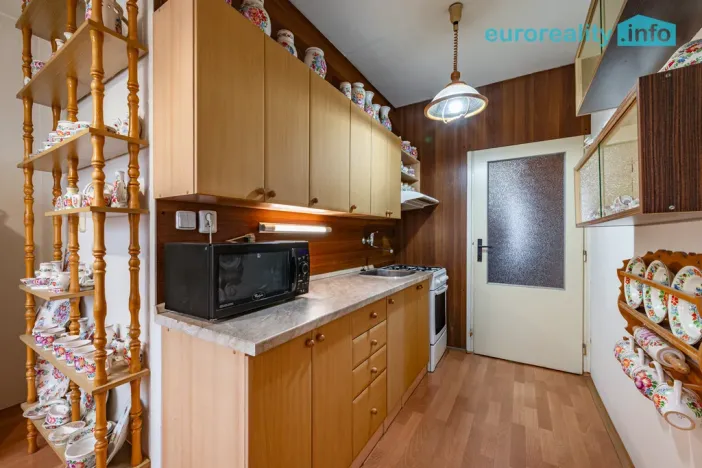 Prodej bytu 2+1, Mariánské Lázně, Za Tratí, 64 m2