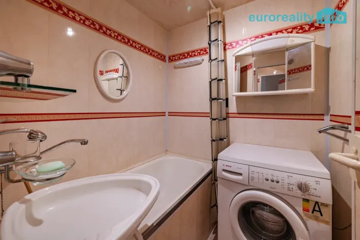 Prodej bytu 2+1, Mariánské Lázně, Za Tratí, 64 m2