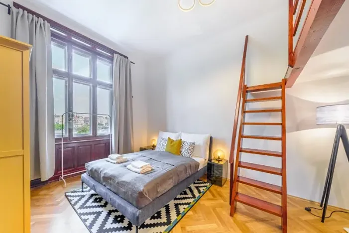 Pronájem bytu 2+1, Praha, Janáčkovo nábřeží, 72 m2