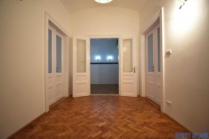 Pronájem bytu 3+1, Praha - Vinohrady, Korunní, 105 m2