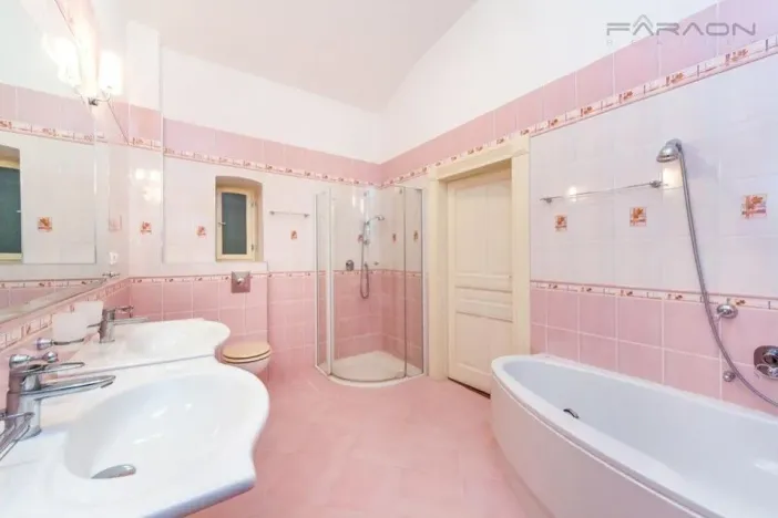 Prodej bytu 4+1, Praha - Smíchov, Na Plzeňce, 150 m2