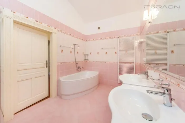 Prodej bytu 4+1, Praha - Smíchov, Na Plzeňce, 150 m2